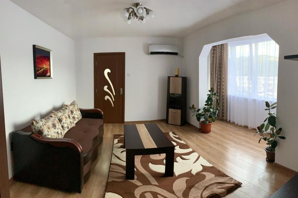 Cazare Apartament Orsova Apartment ภายนอก รูปภาพ